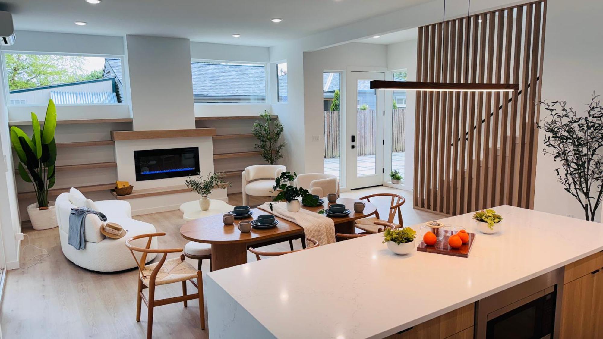 Holiday home Brand New Architectural Gem 1900 Sqft House With Bathroom 15min To Downtown *